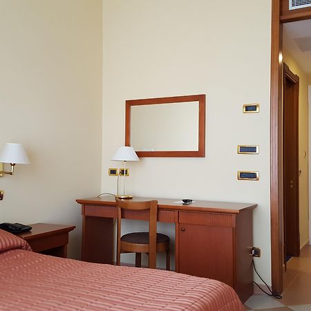 Grand Hotel Moon Valley Vico Equense Esterno foto