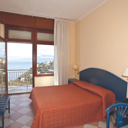 Grand Hotel Moon Valley Vico Equense Esterno foto
