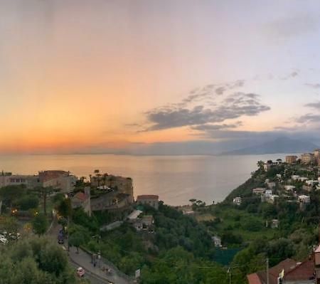 Grand Hotel Moon Valley Vico Equense Esterno foto
