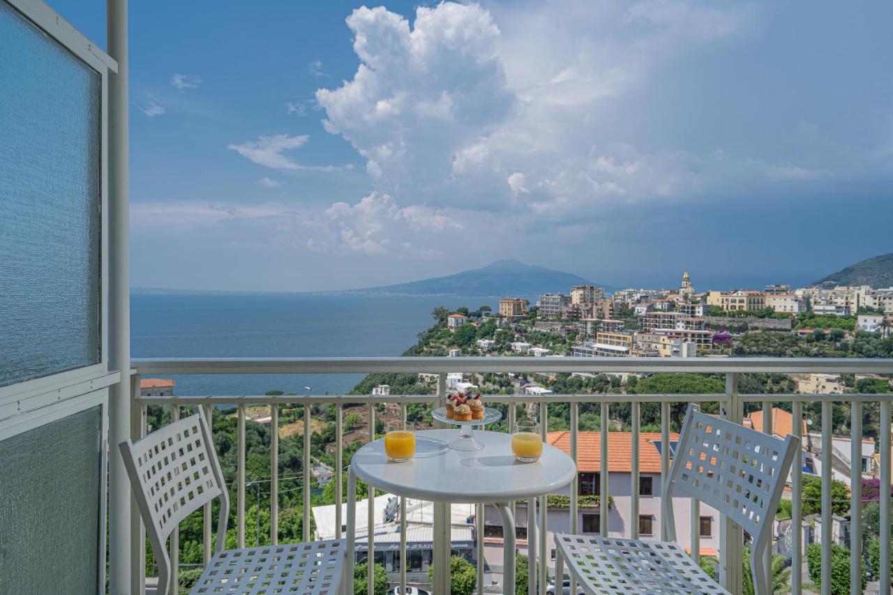 Grand Hotel Moon Valley Vico Equense Esterno foto