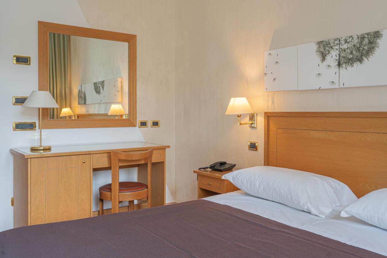 Grand Hotel Moon Valley Vico Equense Esterno foto