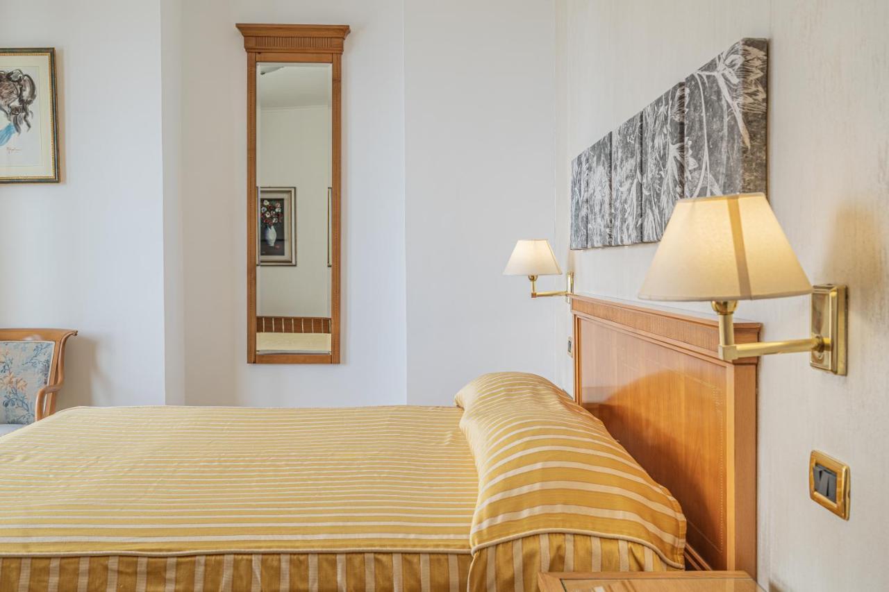 Grand Hotel Moon Valley Vico Equense Esterno foto