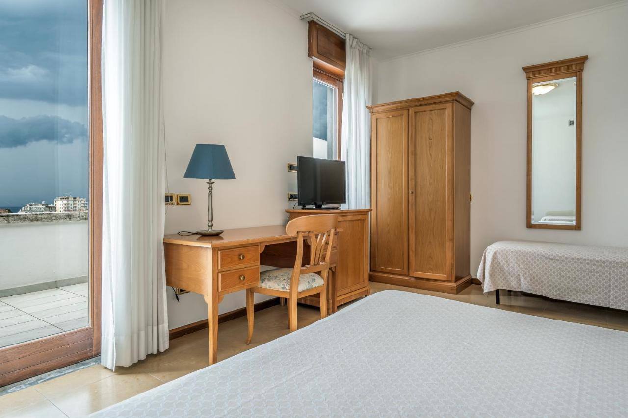 Grand Hotel Moon Valley Vico Equense Esterno foto