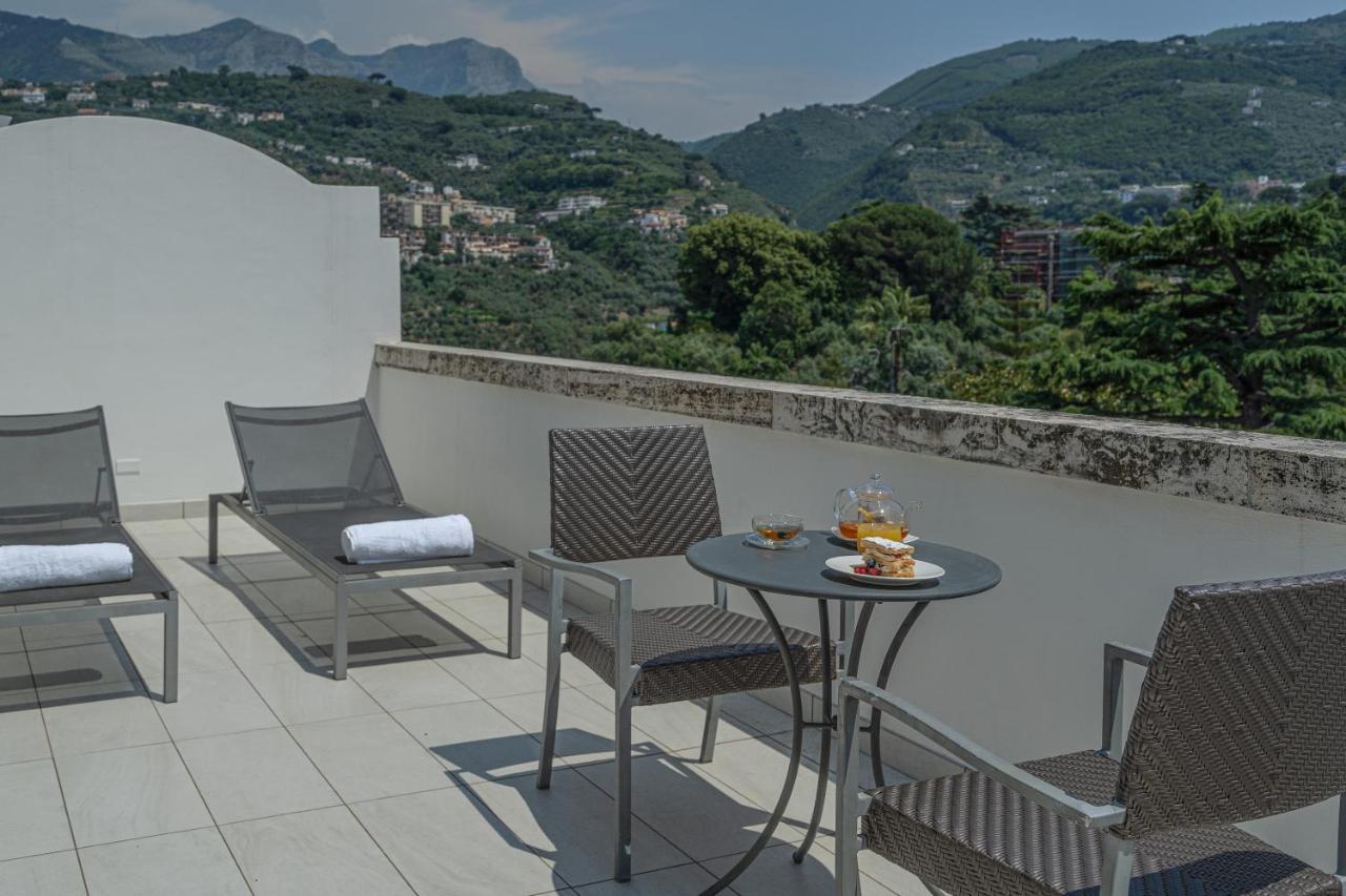 Grand Hotel Moon Valley Vico Equense Esterno foto