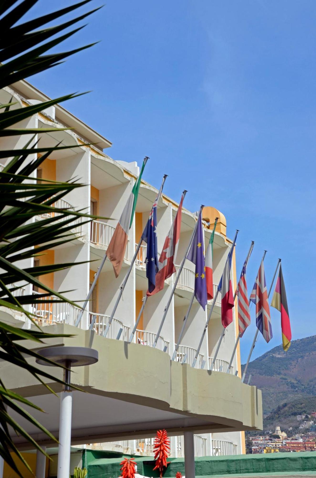 Grand Hotel Moon Valley Vico Equense Esterno foto