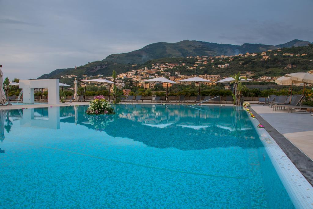 Grand Hotel Moon Valley Vico Equense Esterno foto