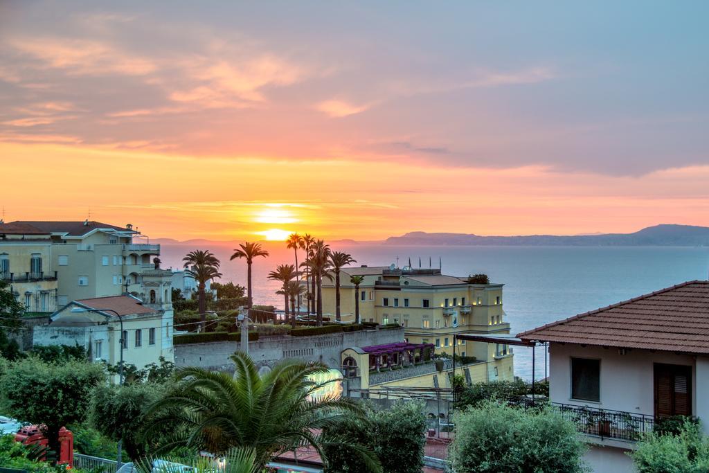Grand Hotel Moon Valley Vico Equense Esterno foto