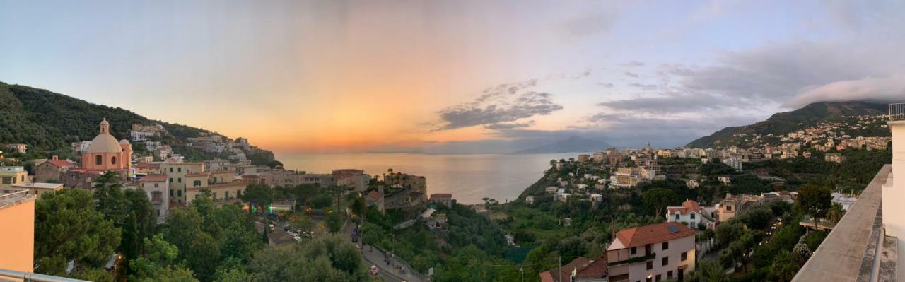 Grand Hotel Moon Valley Vico Equense Esterno foto